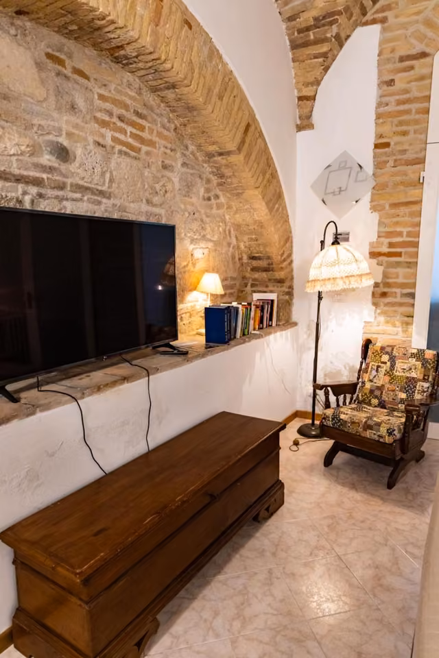 Camera tripla del bed & breakfast La Rua ad Ascoli Piceno con letto matrimoniale e letto singolo